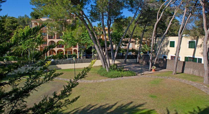 Hotel Bahia Peguera Exterior photo